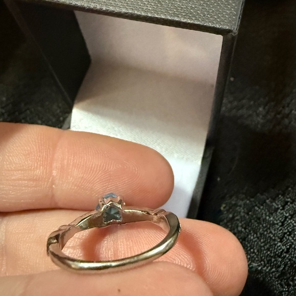Cute and fun Silver plated Heart Ring with Blue Gemstone size 7 - Picture 5 of 7